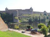 Az Ivangorod-i vár a folyó túloldalán, Narva