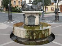 Kőszeg, szökőkút a Fő téren